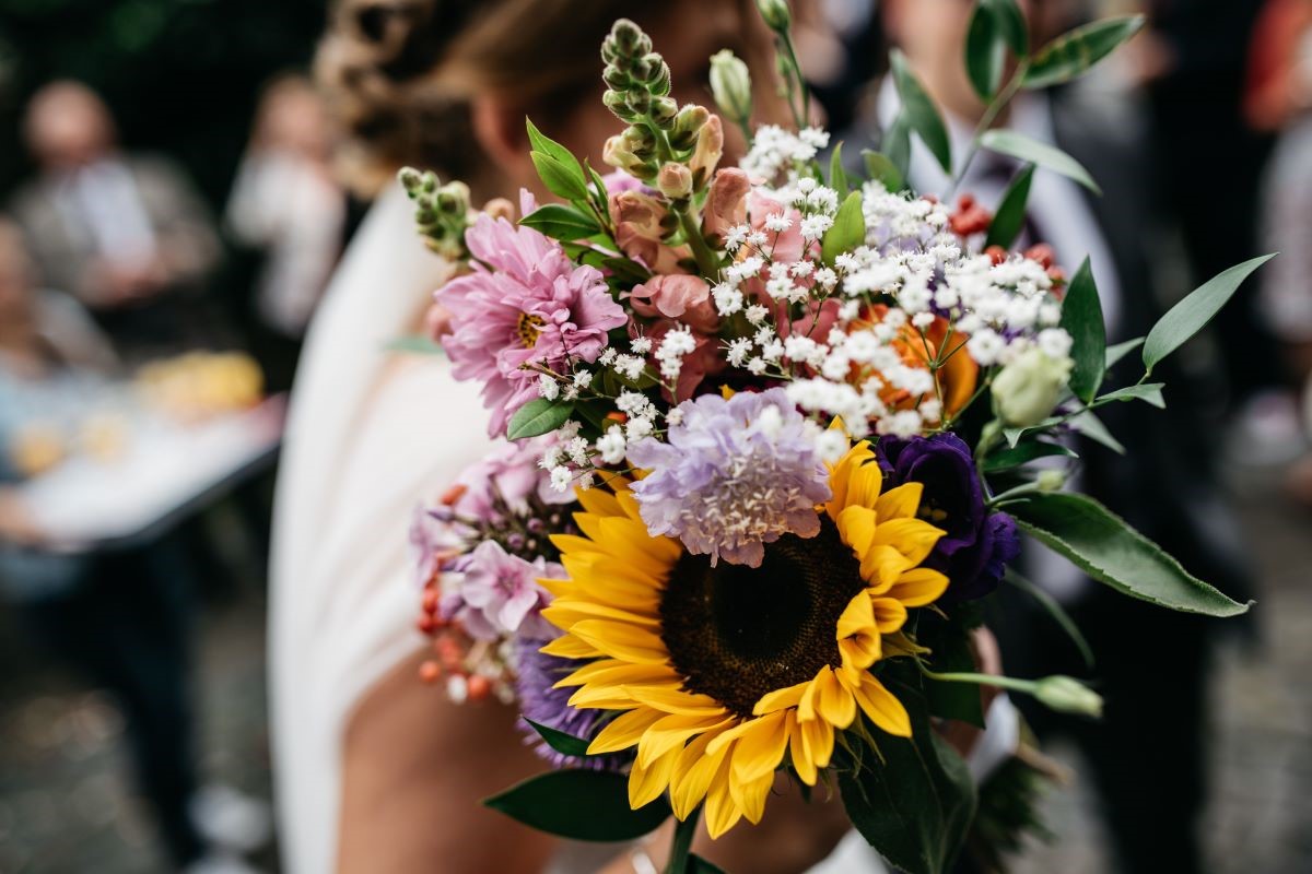 Wedding Flowers 101: Choosing the Perfect Floral Arrangements